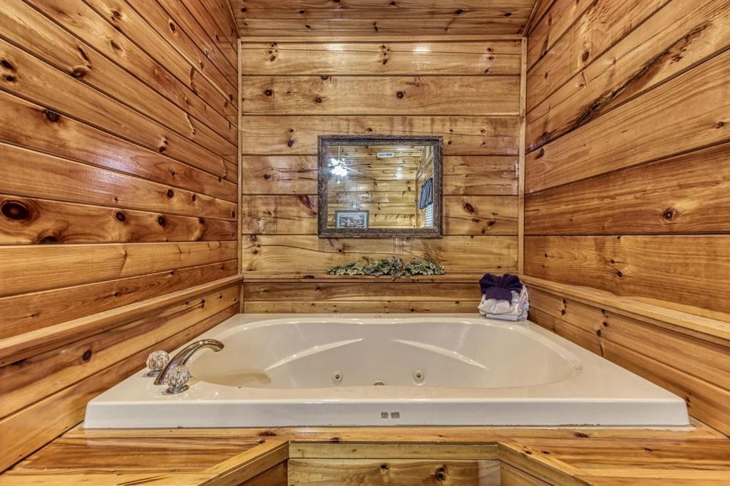 The Nut House, Hot Tub, Game Room, Wifi, 1089 Free Tickets Each Paid Day, Dollywood And More! Pigeon Forge Exteriér fotografie